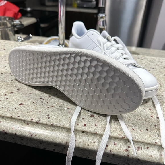 Adidas white running shoes size 9 - Picture 2 of 5